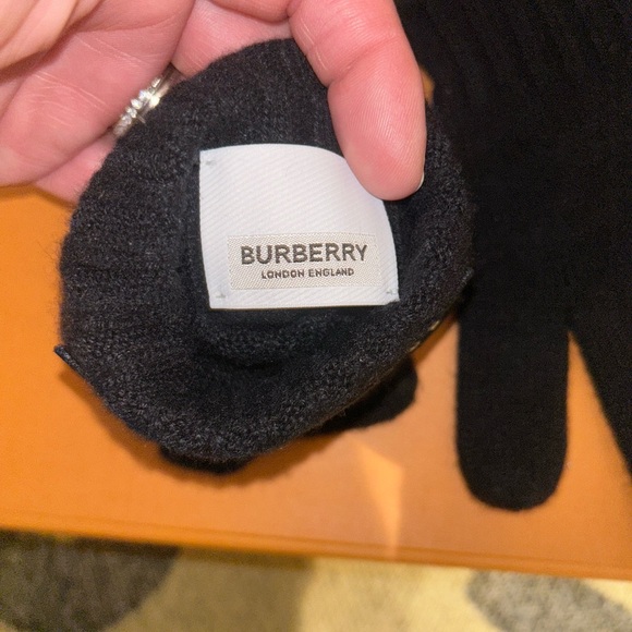 /traded/NWT Burberry Kingdom Logo Cashmere Gloves - Picture 5 of 8